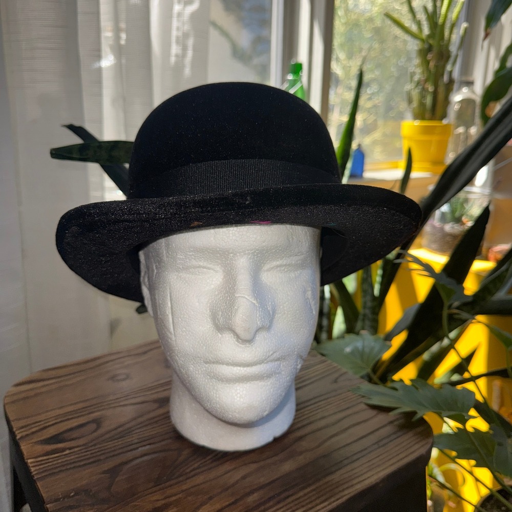 Elope Mens Black Velvet Bowler Derby Hat 21" cm Grosgrain Ribbon Elastic Band
